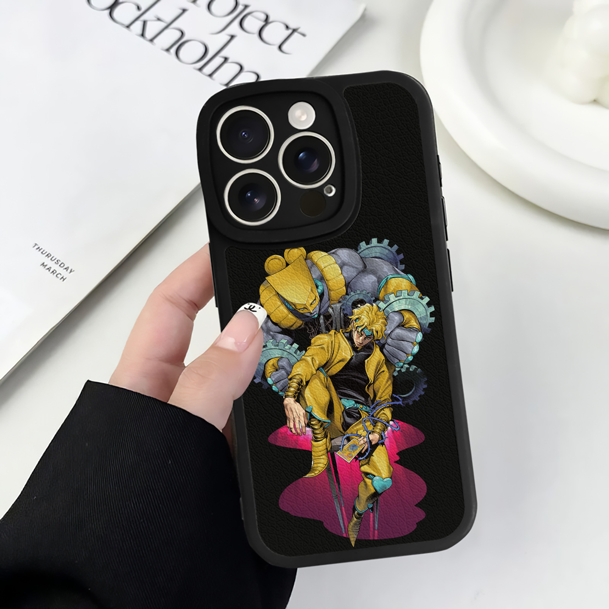 （画像用） ジョジョの奇妙な冒険 ディオ?ブランドー JoJo's Bizarre Adventure Dio Brando 【iPhone 16シリーズ対応】シリコンスマホケース（レザー調） 材質：シリコン